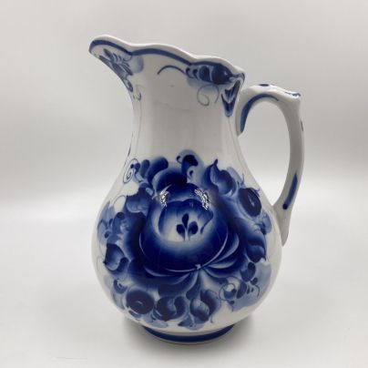 Кувшин с флоральным декором, автор росписи Иванова, фарфор, роспись, 1990-2010 гг.