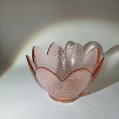 Конфетница(салатник) с фестончатым декором, стекло, розалиновое стекло, СССР, 1970-1990 гг.