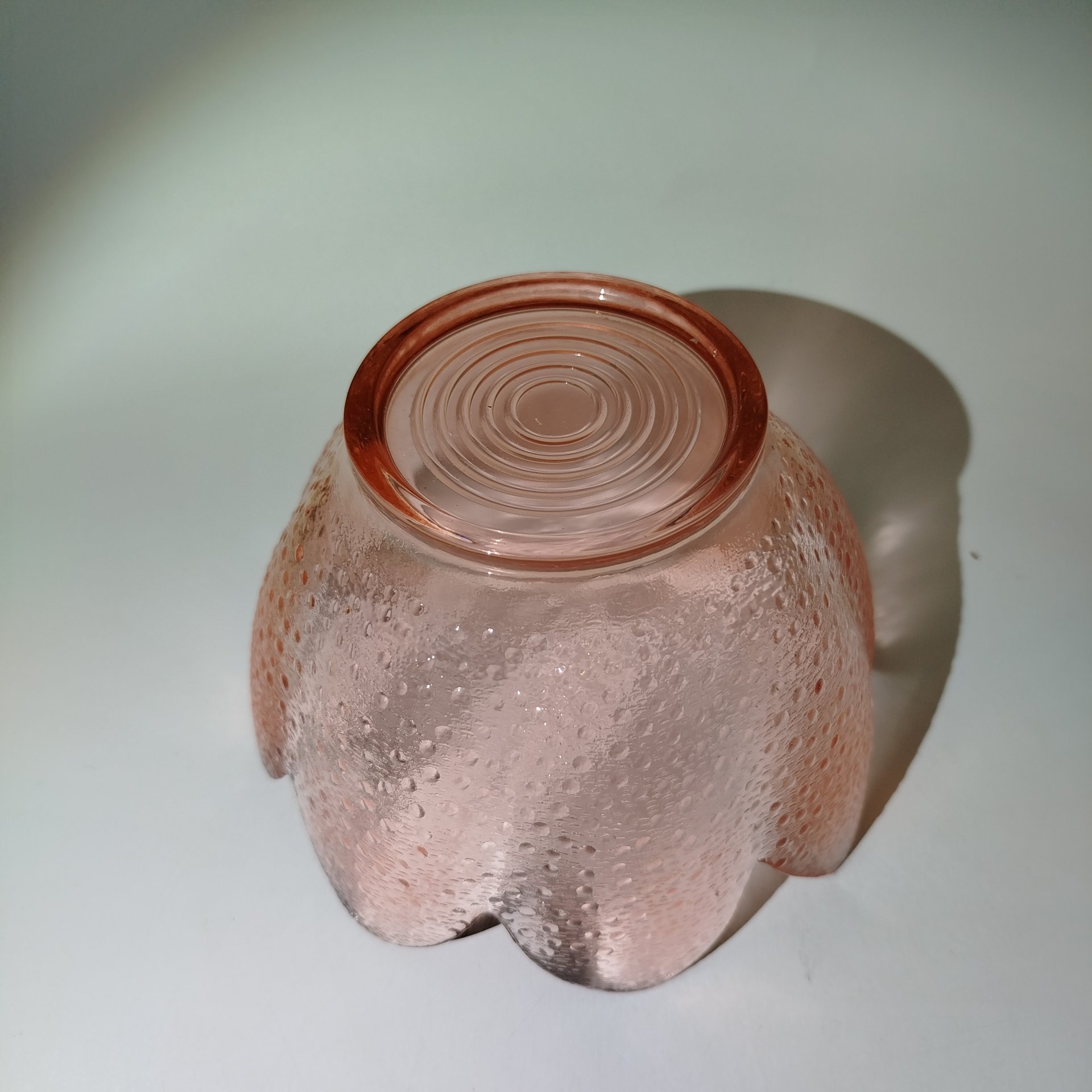 Конфетница(салатник) с фестончатым декором, стекло, розалиновое стекло, СССР, 1970-1990 гг.