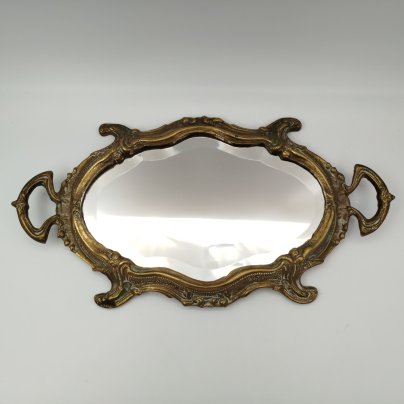 Зеркало настенное, выполненное в стиле барокко