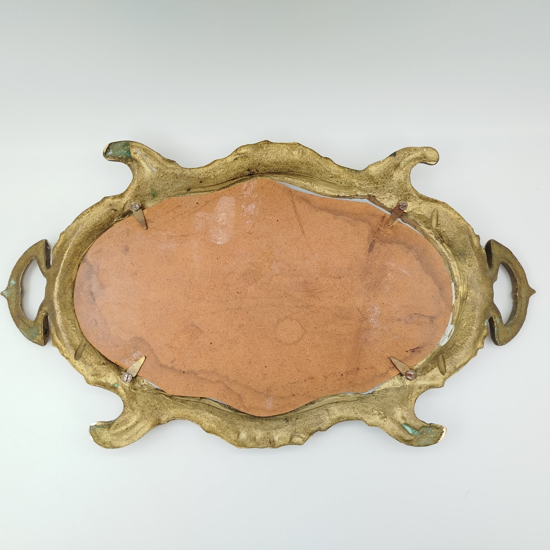 Зеркало настенное, выполненное в стиле барокко