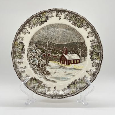 Тарелка обеденная из коллекции "The Friendly village" (Деревенька), фарфор, деколь, Johnson Brothers, Великобритания, 1950-1960 гг.