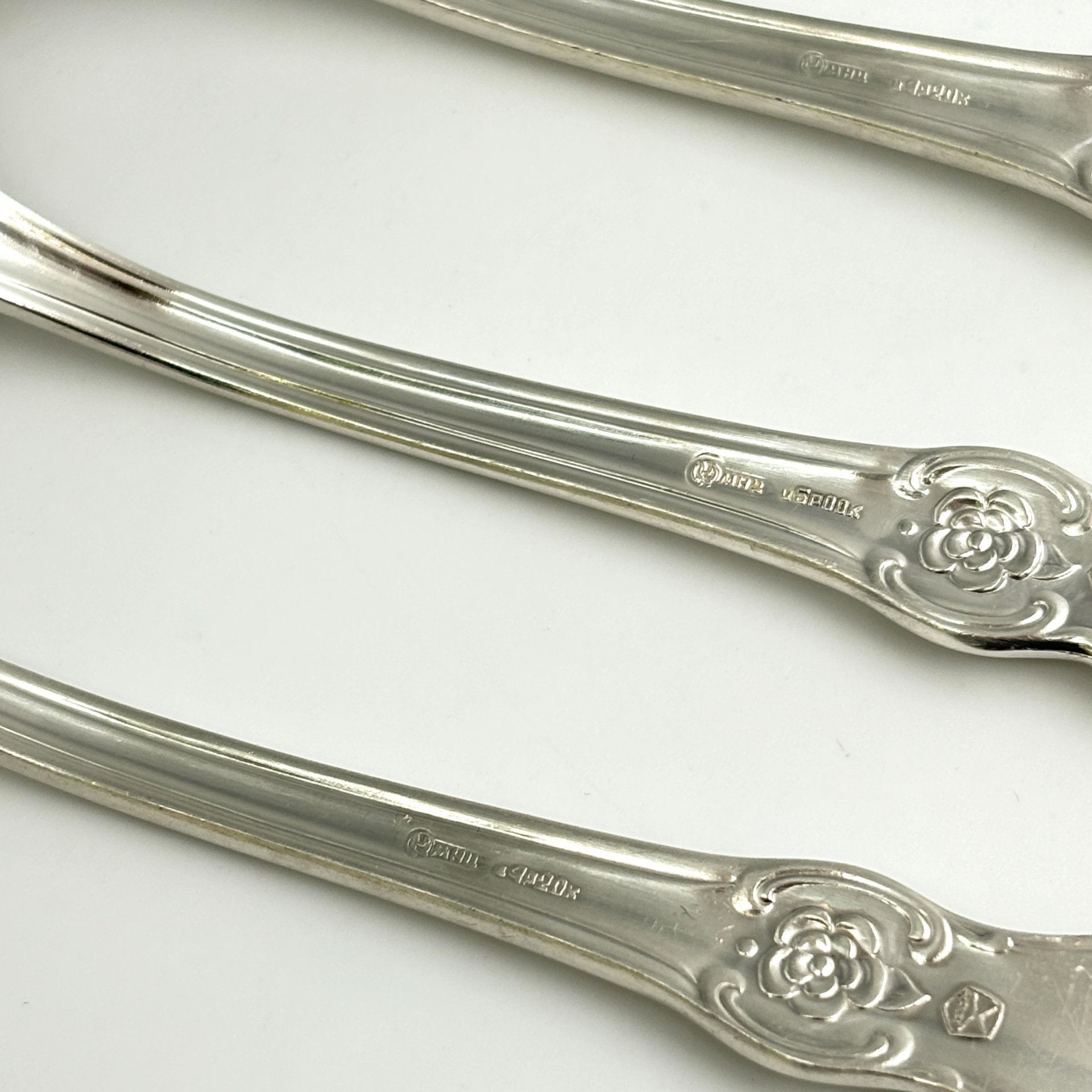 Набор столовых приборов на 3 персоны "Серебряная роза" (3 вилки и 3 ложки), мНЦ (медь-никель-цинк), Кольчугинский завод цветных металлов, СССР, 1970-1990 гг.