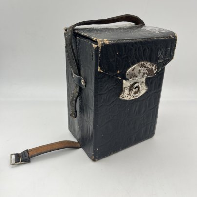 Фотоаппарат пластиночный "Фотокор-1" в оригинальном кофре с пластинами в комплекте, металл, стекло, кожа, искусственная кожа, Государственный оптико-механический завод имени ОГПУ (ГОМЗ), СССР, 1930-1941 гг.