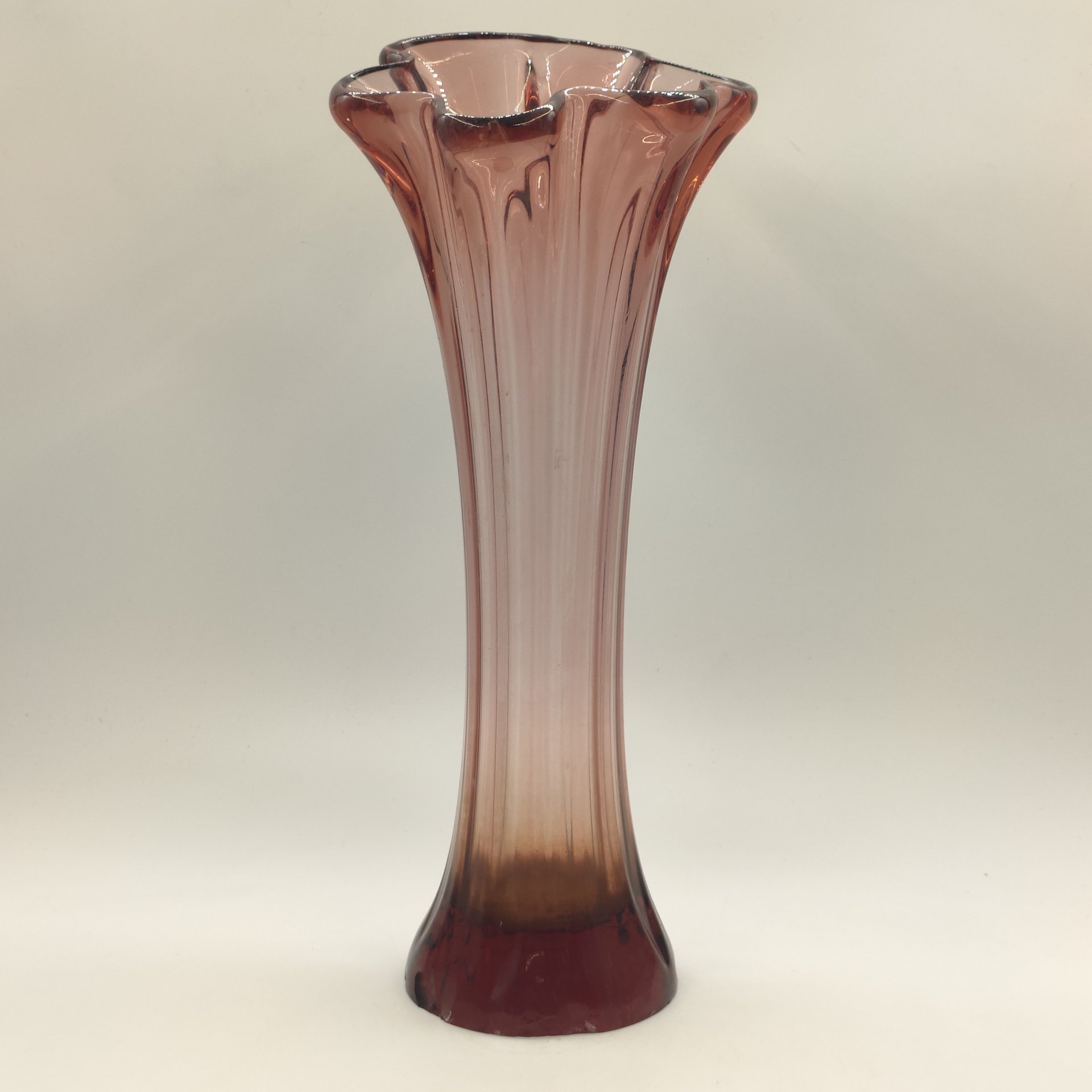 Ваза "Медуза", автор Гусарс А.П., цветное стекло, гутная техника, Ливанский стекольный завод, СССР, 1980-1990 гг.