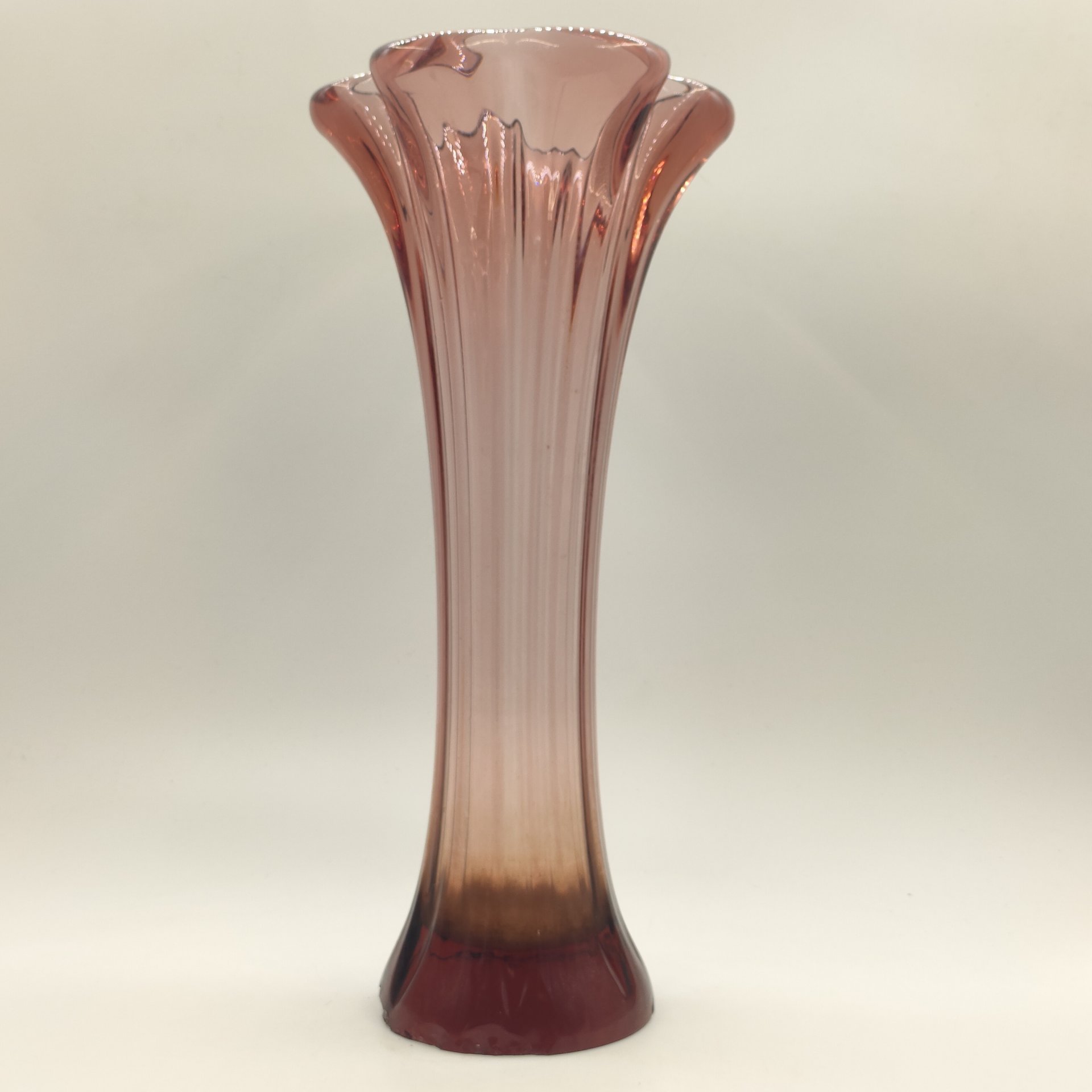 Ваза "Медуза", автор Гусарс А.П., цветное стекло, гутная техника, Ливанский стекольный завод, СССР, 1980-1990 гг.