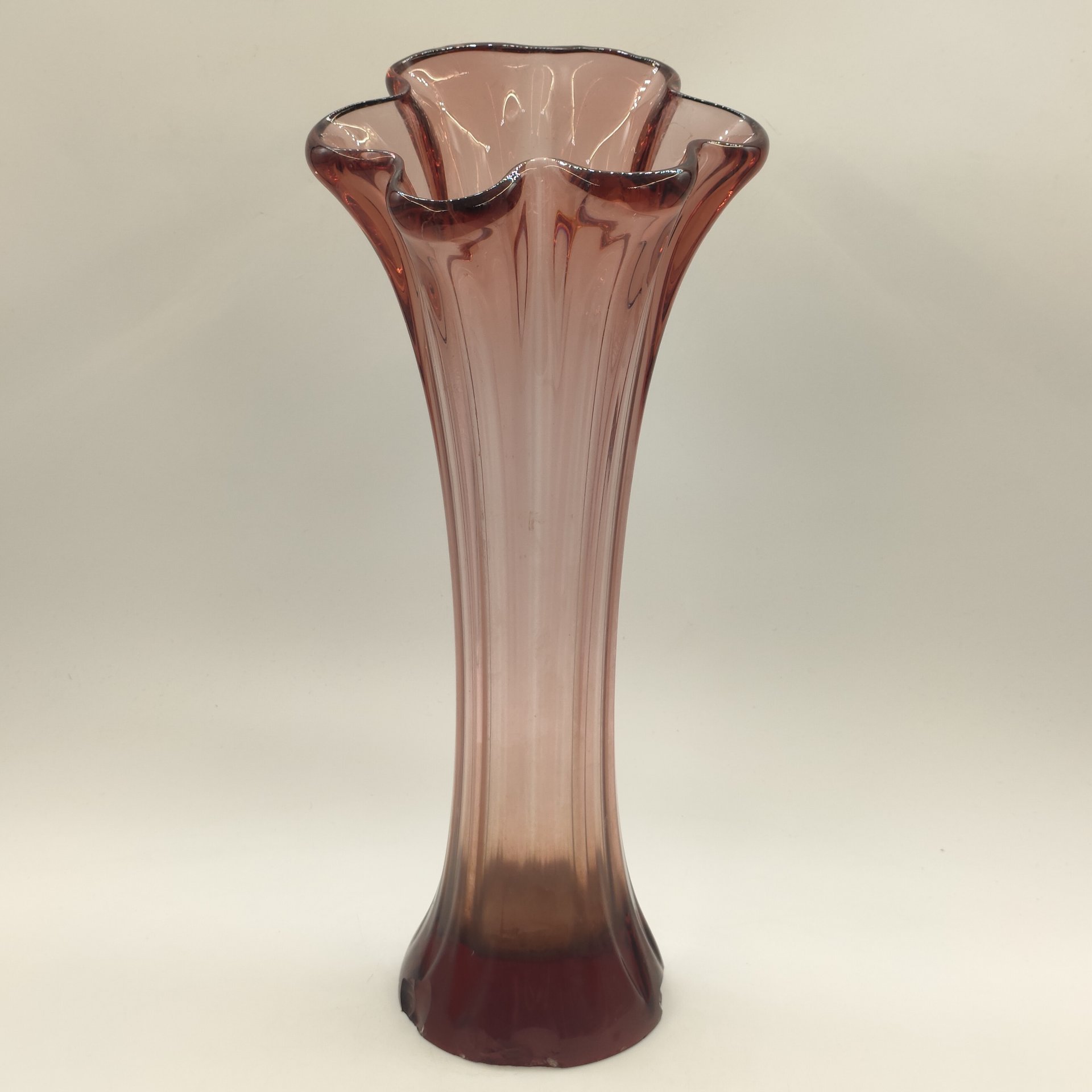 Ваза "Медуза", автор Гусарс А.П., цветное стекло, гутная техника, Ливанский стекольный завод, СССР, 1980-1990 гг.