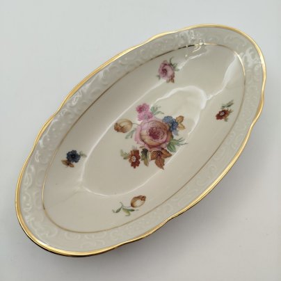 Блюдо овальной формы с цветочным декором, Kjøbenhavns Porcellains Maleri (KPM), фарфор, деколь, золочение, Дания, 1924-1960 гг.