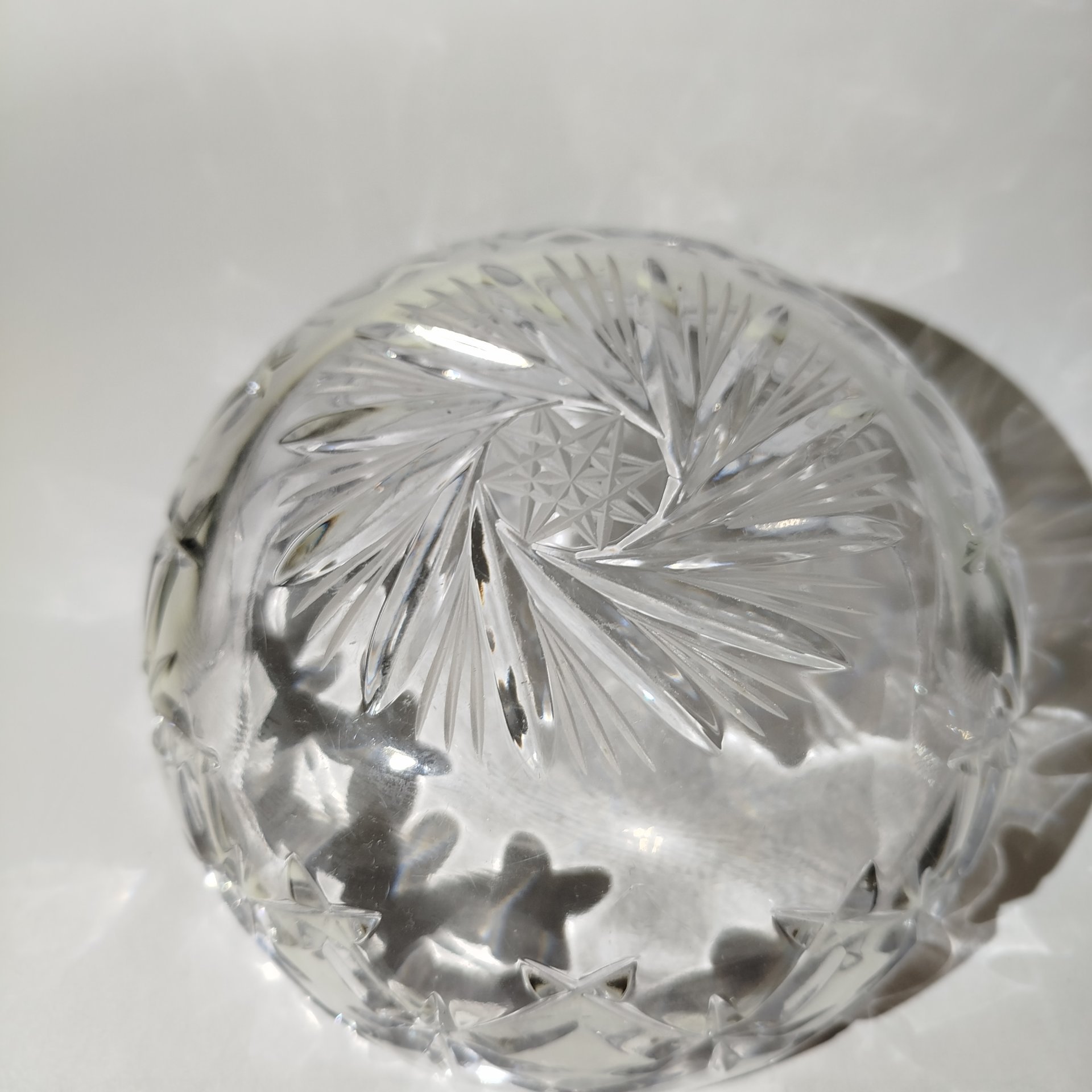 Конфетница с резным декором, хрусталь, гранение, СССР, 1970-1980 гг.