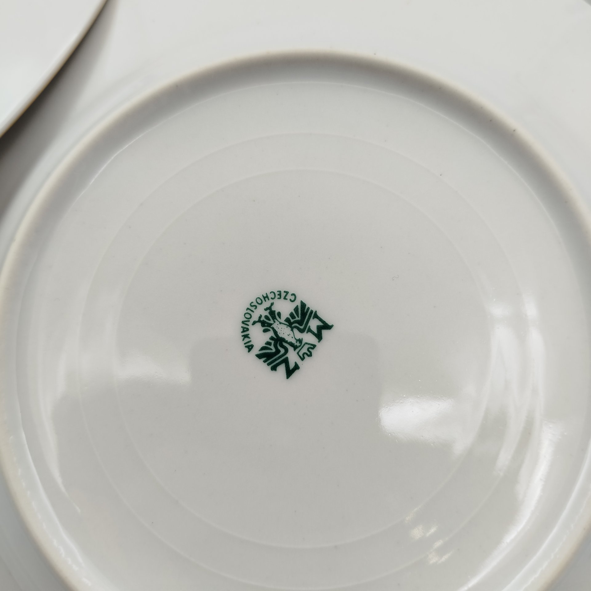 Набор из девяти десертных/закусочных тарелок с декором в виде роз, фарфор, деколь, золочение, Moritz Zdekauer (MZ), Чехословакия, 1960-1990 гг.