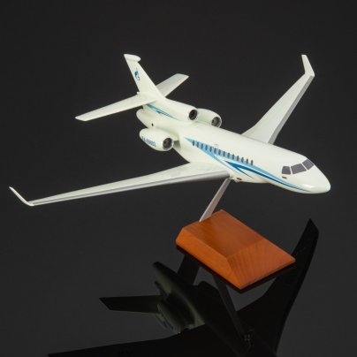 Модель самолета Flacon 7K (RA-09602) масштаб 1:48 (Газпром авиа) (в заводской коробке)