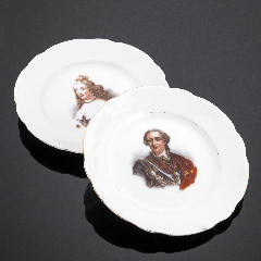 Тарелки парные (с портретом Марии Терезии Испанской и Людовика XV)
