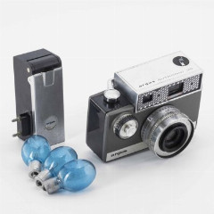 Фотоаппарат "Autronic 35" с фотовспышкой, пластик, металл, стекло, США, 1960-1970 гг.