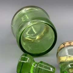 Штоф с двумя стопками, зеленого оттенка, цветное стекло, золочение, Чехословакия, 1970-1990 гг.