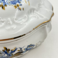 Шкатулка (бонбоньерка) с цветочным узором, Porcelanos Bertos, фарфор, деколь, золочение, Испания, 1970-1990 гг.