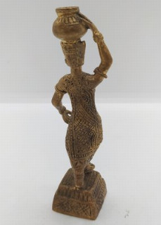 Подсвечник в виде фигуры девушки с кувшином на голове, латунь, Азия, 1980-2000 гг.