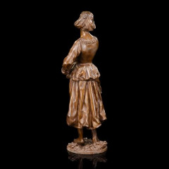 Скульптура "Девушка, собирающая в подол цветы", по модели французского скульптора Эрнеста Ранкуле (Ernest Rancoulet 1870-1915), сплав металлов, бронзирование, Западная Европа, 1900-1920 гг.