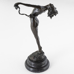 Скульптура "Девушка с виноградной лозой" в стиле Ар-деко. По модели 1921 года, автор Харриет Уитни Фришмут (Harriet Whitney Frishmuth)