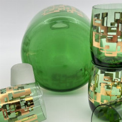 Набор для подачи крепких напитков на 4 персоны, украшенный геометрическим декором, Bohemia Glass, цветное стекло, золочение, Чехословакия, 1960-1980 гг.