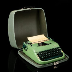 Машинка печатная "Erika" зелёного цвета, модель 20, в оригинальном кофре, металл, пластик, Buromaschinen, Германия, 1960-1970 гг.