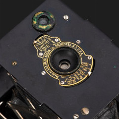 Фотоаппарат складной "Vest Pocket Kodak" (VPK) в оригинальном чехле, Eastman Kodak Company, металл, стекло, кожа, США, 1915-1935 гг.