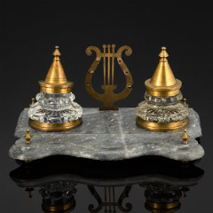 Прибор письменный "Лира" с двумя чернильницами на массивной подставке, латунь, камень, стекло, Российская империя, 1890-1915 гг.