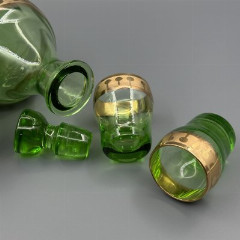 Штоф с двумя стопками, зеленого оттенка, цветное стекло, золочение, Чехословакия, 1970-1990 гг.
