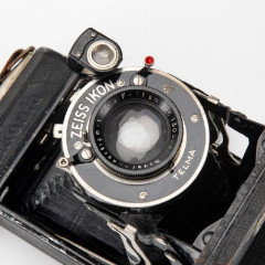 Фотоаппарат плёночный "Ikonta 520/2", металл, стекло, кожа, Carl Zeiss, Германия, 1929-1938 гг.