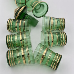 Штоф и 6 стопок для крепких напитков зеленого цвета с линейным декором, цветное стекло, золочение, Европа, 1970-1990 гг.
