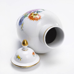 Ваза декорированная изображением цветов, фарфор, роспись, золочение, Meissen porcelain manufactory (Мейсен), Германия, 1947-1973 гг.