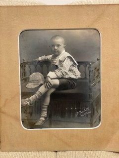 Фотография "Мальчик с кепкой", бумага, печать, паспарту, Российская империя, 1900-1910 гг.
