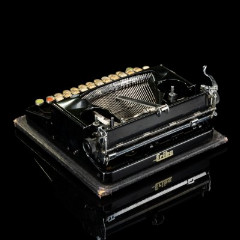 Машинка печатная "Erika 5" в оригинальном кофре, металл, фанера, искусственная кожа, Seidel & Naumann, Веймарская республика, 1927-1933 гг.