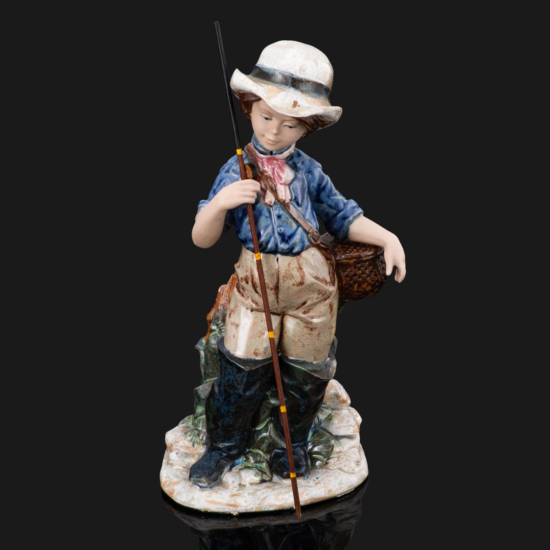 Статуэтка "Мальчик-рыбак с удочкой", мануфактура Porcelana Artistica Levantina (PAL)