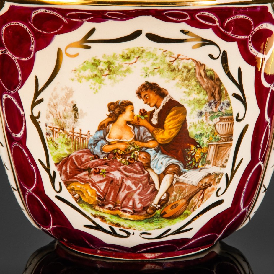 Ваза (кашпо) "Галантная сцена", Laeken, керамика, деколь, золочение, Бельгия, 1950-1970 гг.