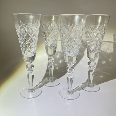 Набор из 4 высоких бокалов с резным геометрическим декором, хрусталь, алмазная грань, СССР, 1970-1990 гг.