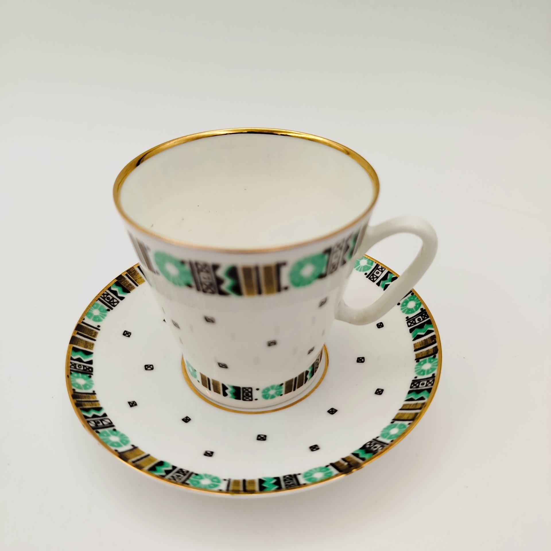 Пара кофейная с геометрическим декором, фарфор, деколь, золочение, Ленинградский фарфоровый завод (ЛФЗ), СССР, 1970-1992 гг.