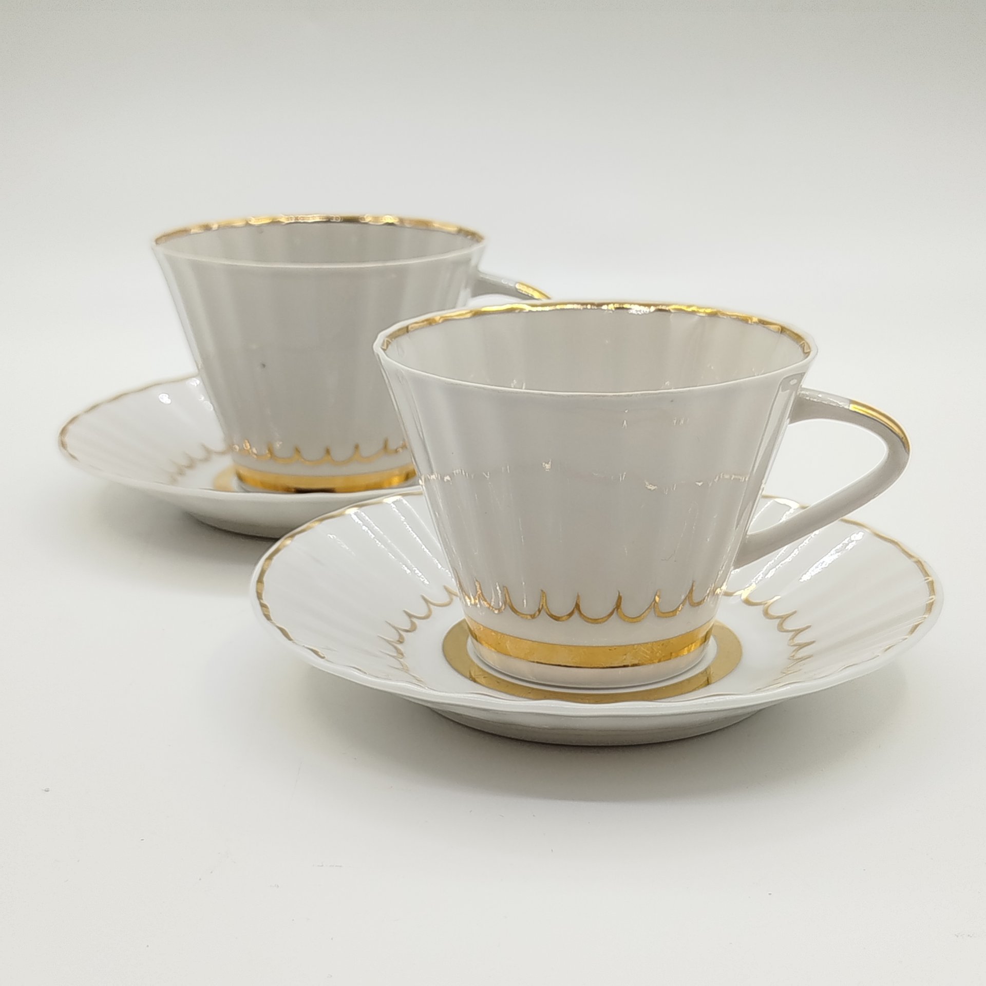 Набор чайных пар тет-а-тет с золотистой каймой