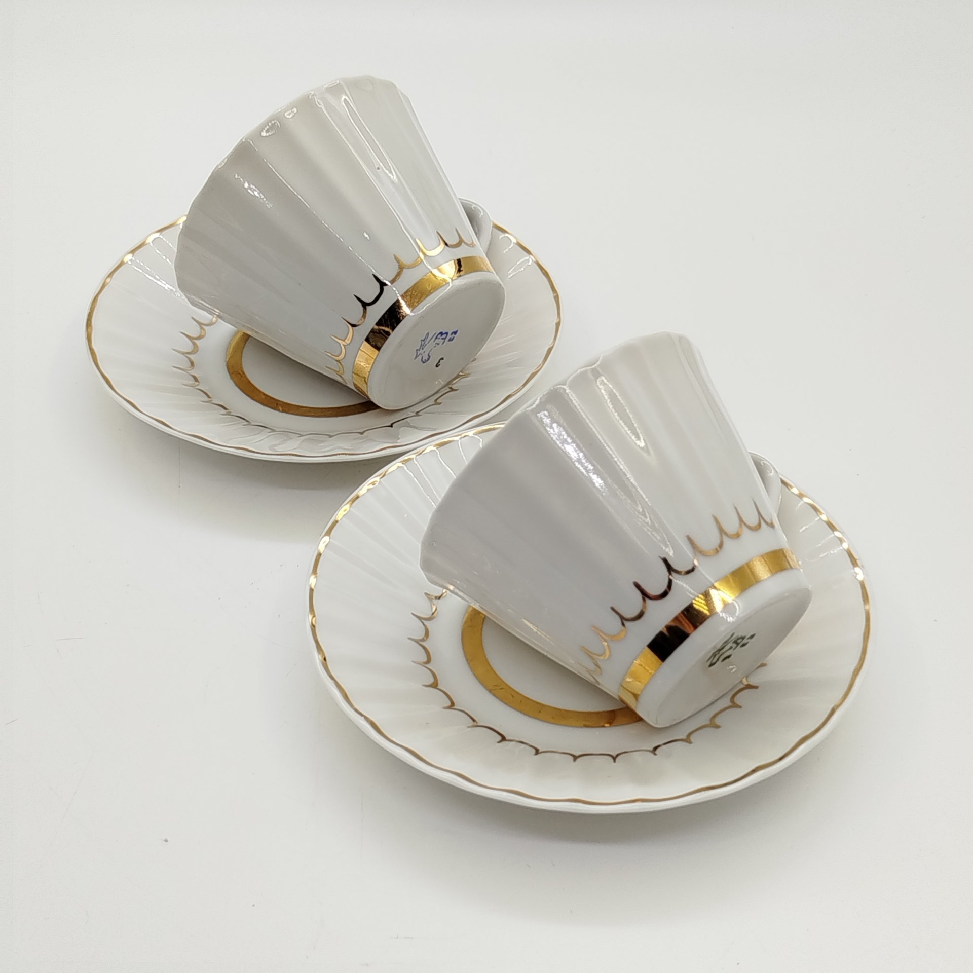 Набор чайных пар тет-а-тет с золотистой каймой