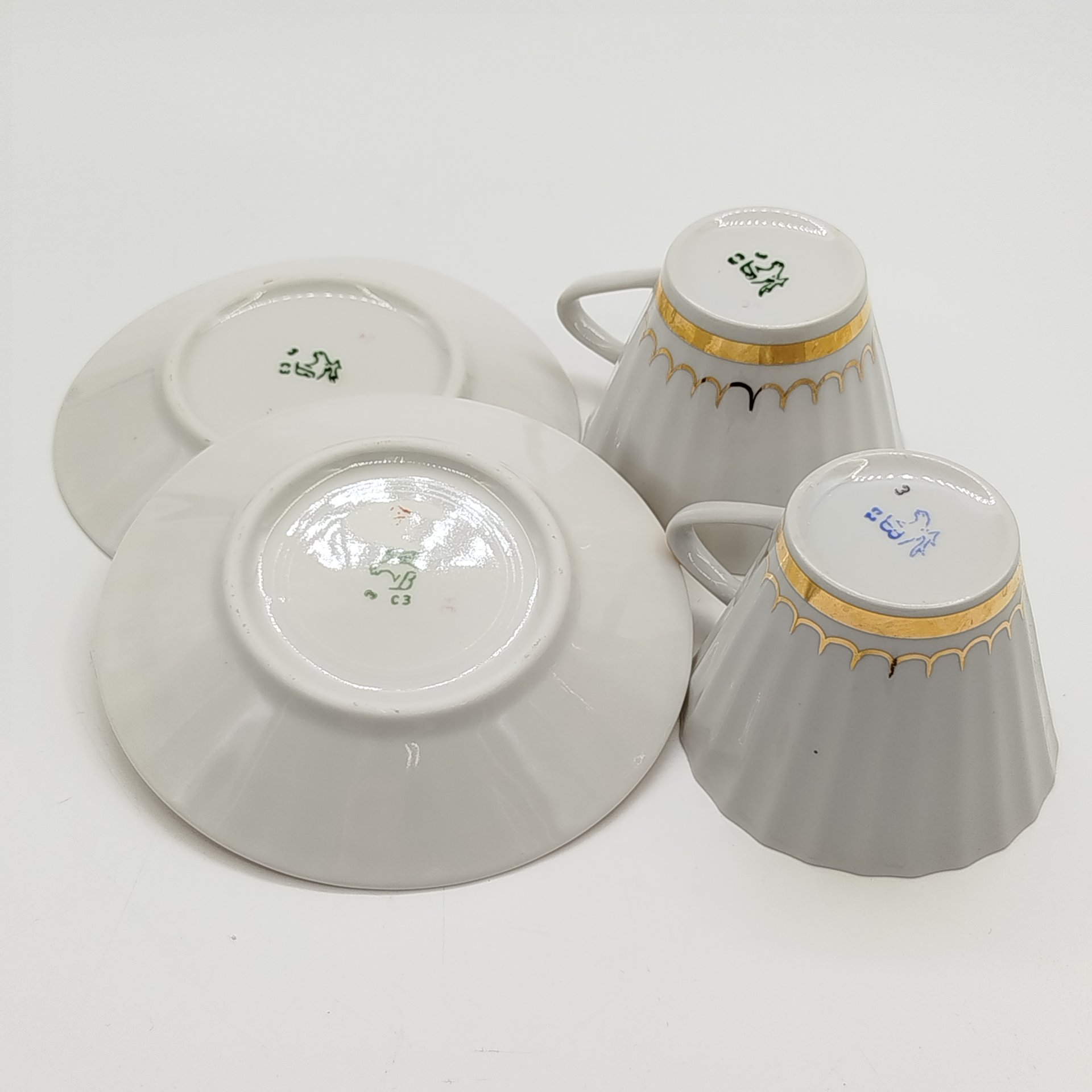 Набор чайных пар тет-а-тет с золотистой каймой