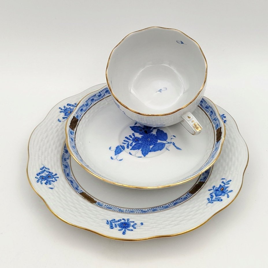 Трио чайное, выполненное в фирменном дизайне "Chinese Bouquet" ("Apponyi Blue"), фарфор, роспись, золочение, Herend (Херенд), Herend (Херенд)