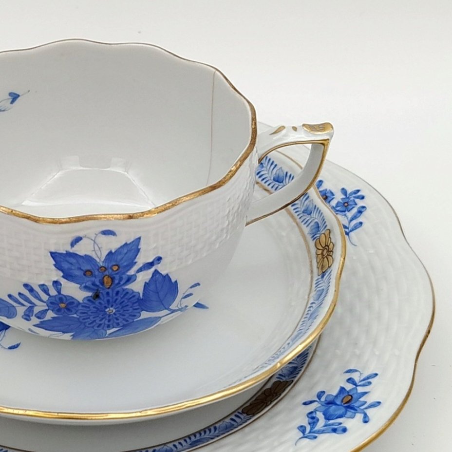 Трио чайное, выполненное в фирменном дизайне "Chinese Bouquet" ("Apponyi Blue"), фарфор, роспись, золочение, Herend (Херенд), Herend (Херенд)
