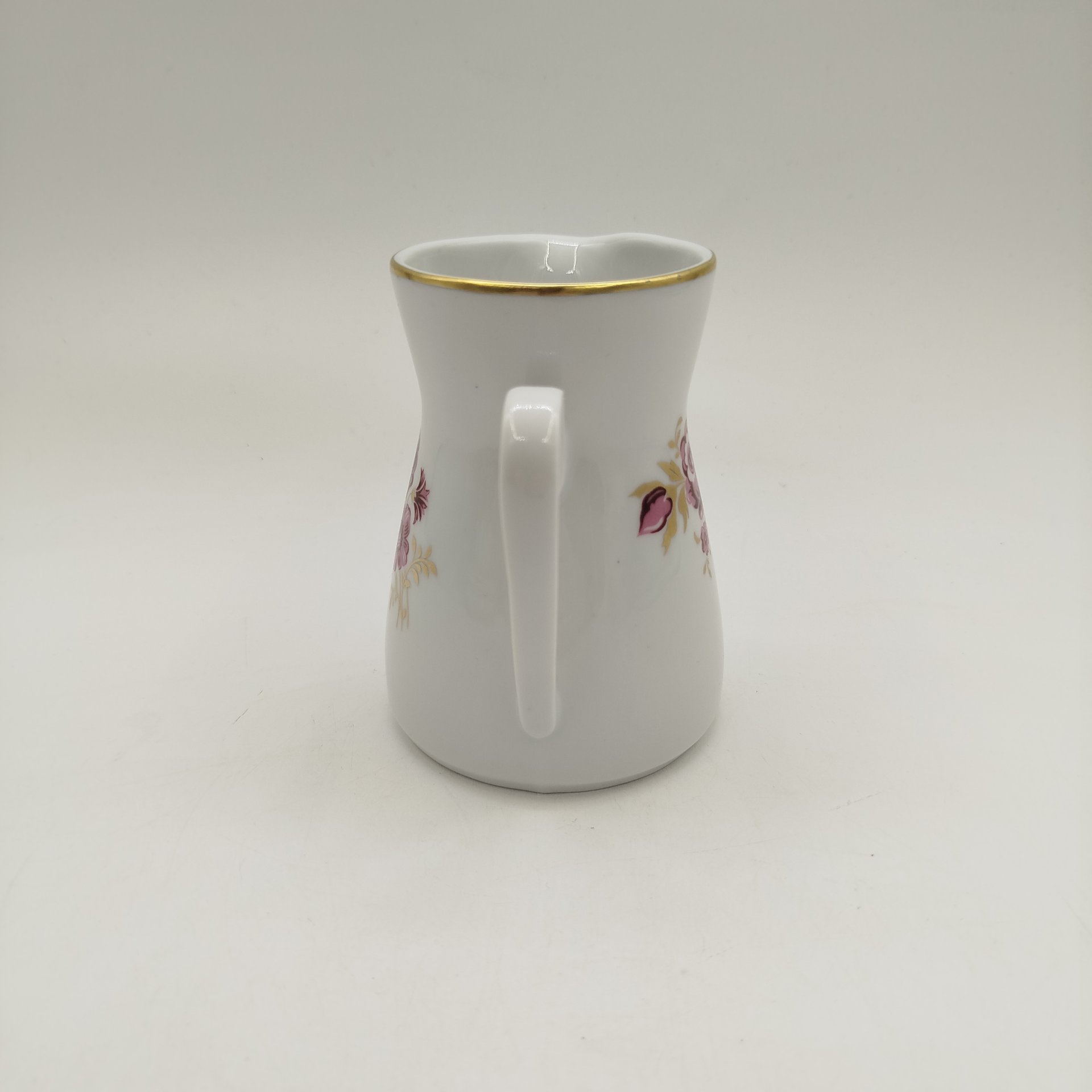 Молочник с цветочным декором, фарфор, деколь, золочение, Freiberger Porzellan, ГДР, 1970-1990 гг.