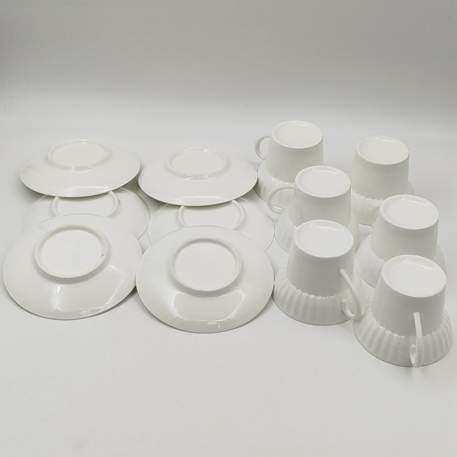 Набор из шести кофейных пар формы "Волна", автор формы Э.М. Криммер