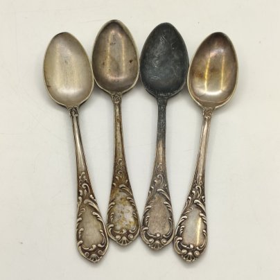 Набор из 4-х чайных ложек с растительным декором, мНЦ (медь-никель-цинк), штамповка, Вольнянский завод столовых приборов им. Шевченко (ЗiШ, ЗиШ), СССР, 1961-1991 гг.