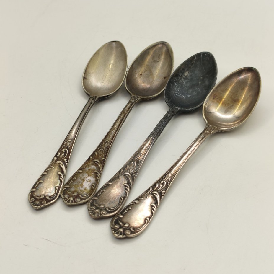 Набор из 4-х чайных ложек с растительным декором, мНЦ (медь-никель-цинк), штамповка, Вольнянский завод столовых приборов им. Шевченко (ЗiШ, ЗиШ), СССР, 1961-1991 гг.