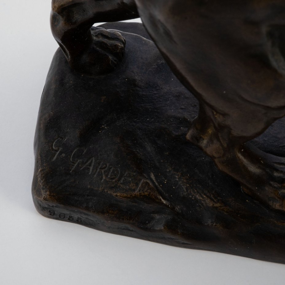 Скульптура "Лев, поедающий антилопу", скульптор Georges Gardet (Жорж Гарде), Société des Bronzes de Paris