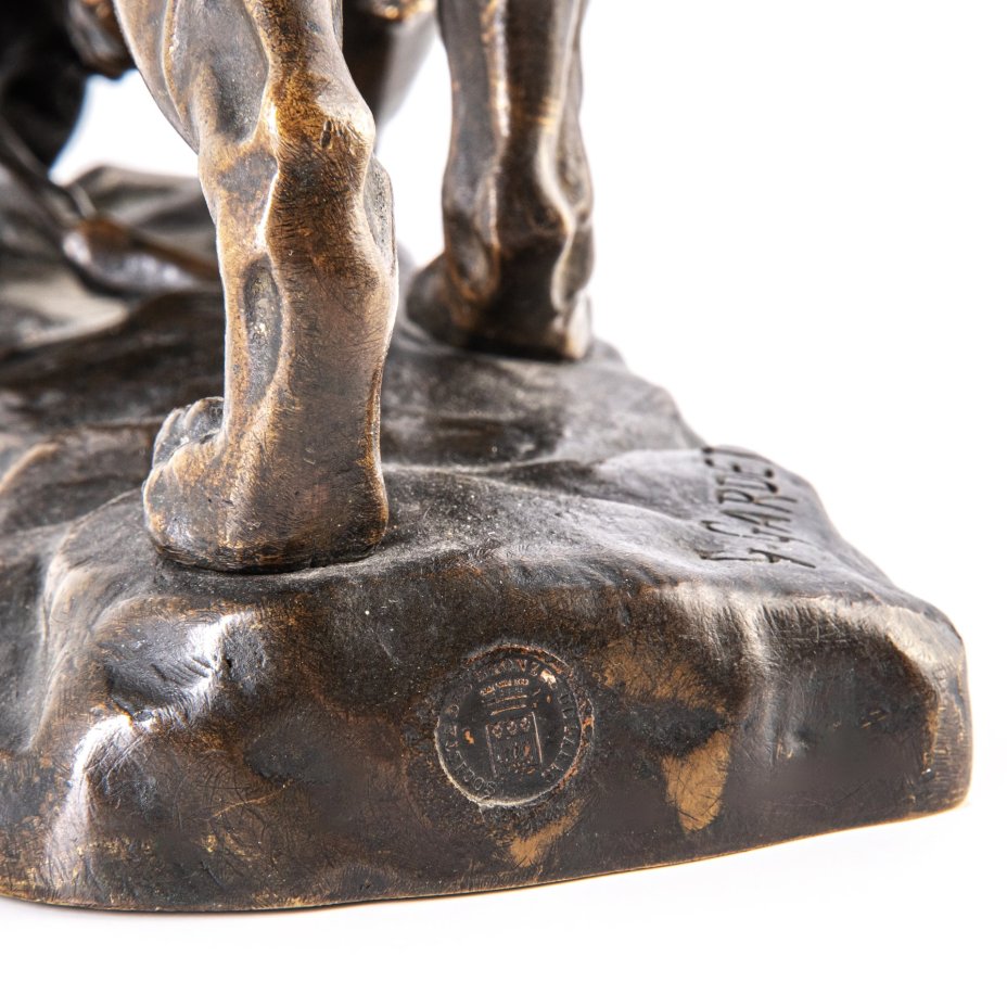 Скульптура "Лев, поедающий антилопу", скульптор Georges Gardet (Жорж Гарде), Société des Bronzes de Paris
