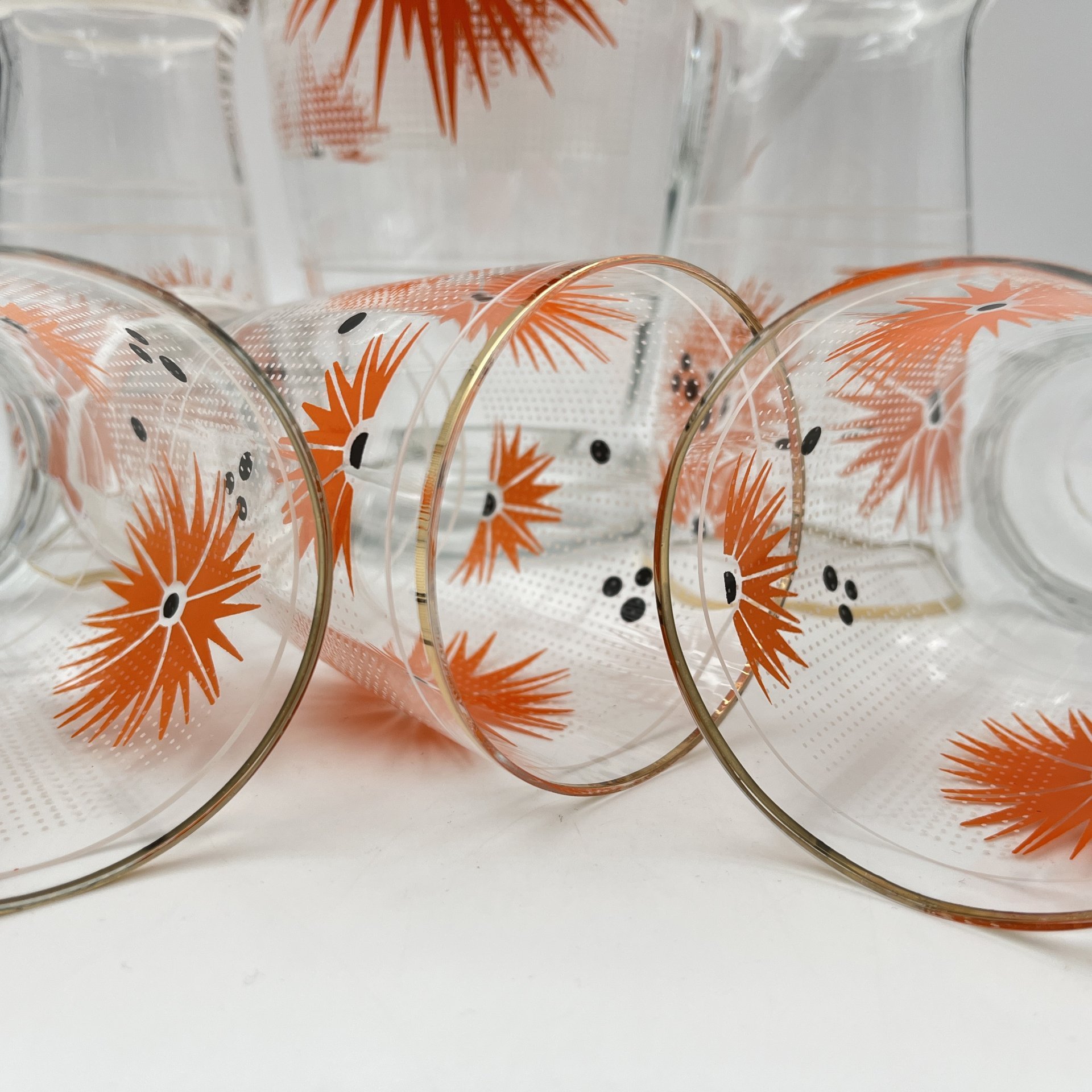 Набор для подачи воды и прохладительных напитков с цветочным декором на 5 персон