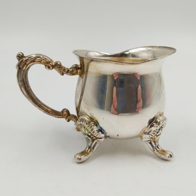 Молочник миниатюрный на фигурных ножках, металл, Европа, 1970-2000 гг.