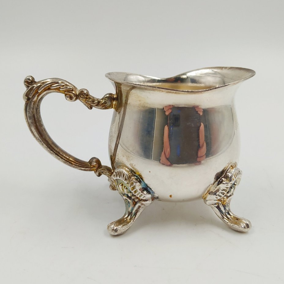 Молочник миниатюрный на фигурных ножках, металл, Европа, 1970-2000 гг.